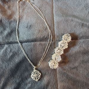 Necklace and stretchy bracelet set